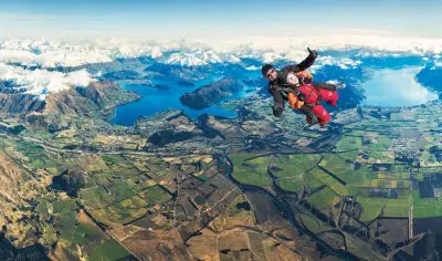 5d2e504898d6f_28_sam-is-famous-shot-resized-1-1