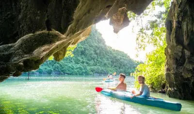 645389aa51e1c_1588_halong-baykayakcave