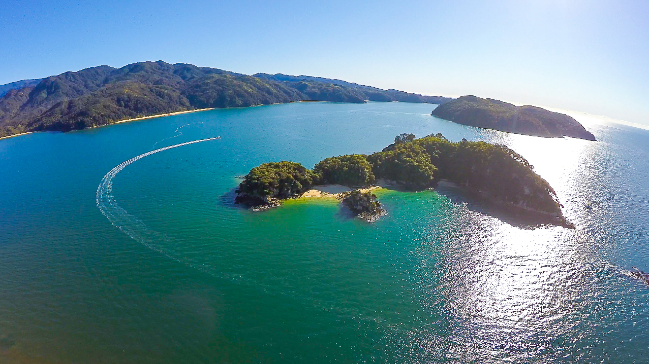 63fe69f0f0c19_2138_abeltasmankayaksfishermanislanddronecreditkylemulinder