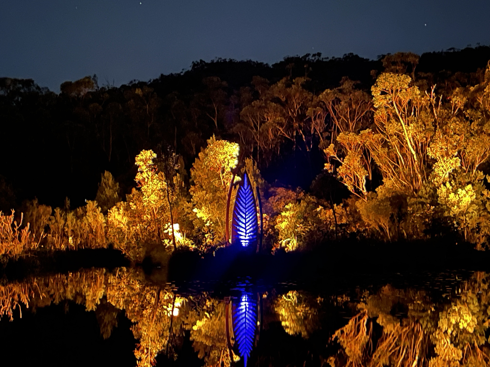66f62abf5770f_1245_png-kgari-illumina-light-show-kingfisher-bay-resort-2-4