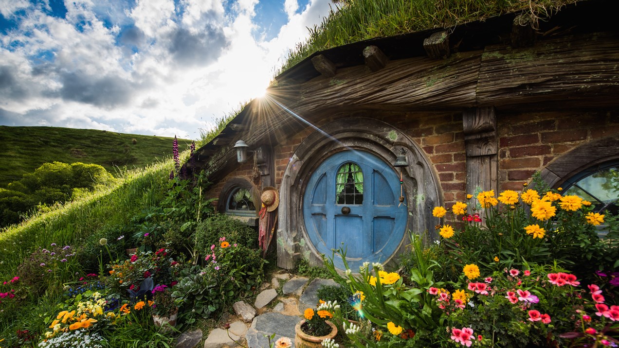6746c1c289330_3961_hobbiton-movie-set-4